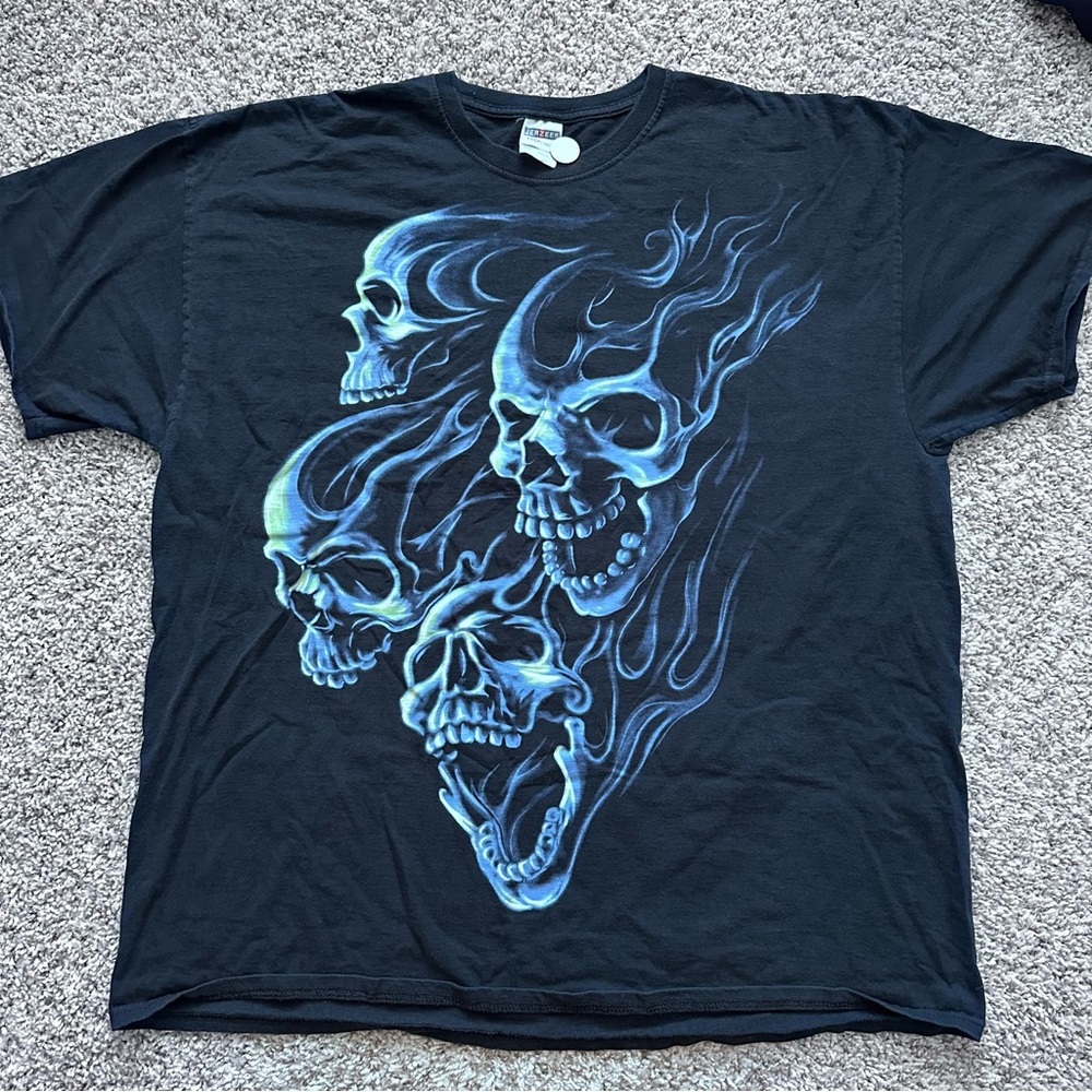 Vintage Y2K Flaming Blue Skulls graphic t shirt